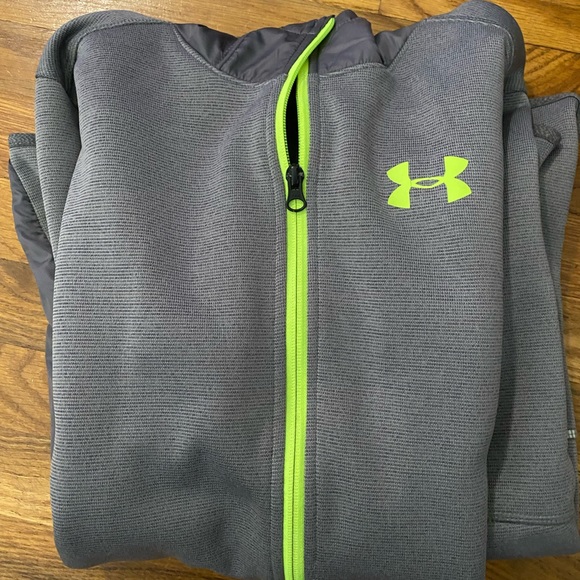 Under Armour Youth XL hooded jacket! EUC! - Picture 7 of 7